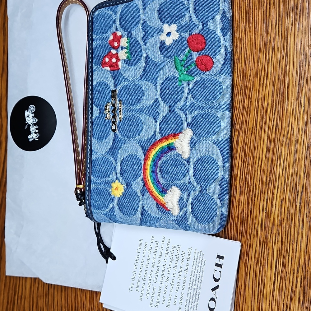 Coach Corner Zip Wristlet In Signature Denim NWT - Picture 3 of 8